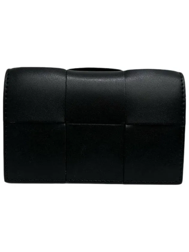 23FW Maxi Intrecciato Flap Card Wallet 679849