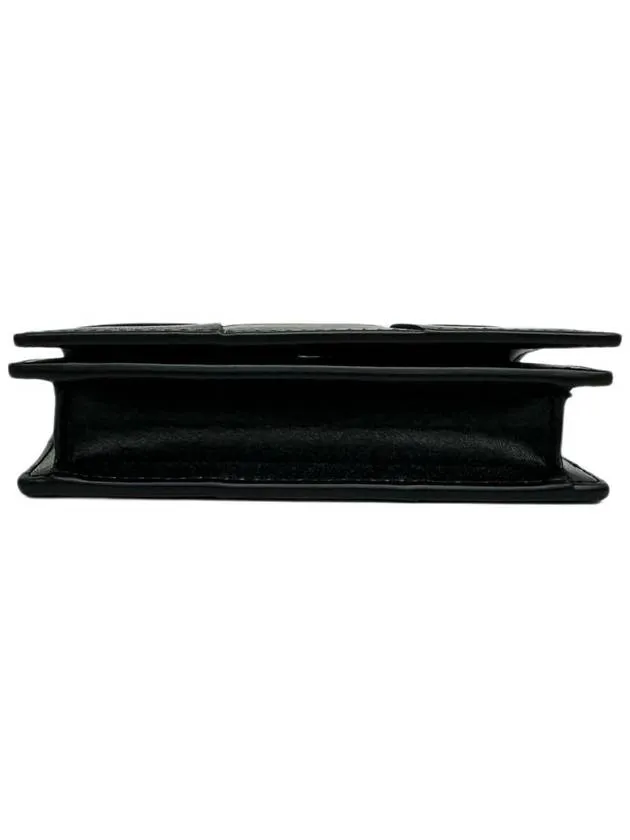 23FW Maxi Intrecciato Flap Card Wallet 679849