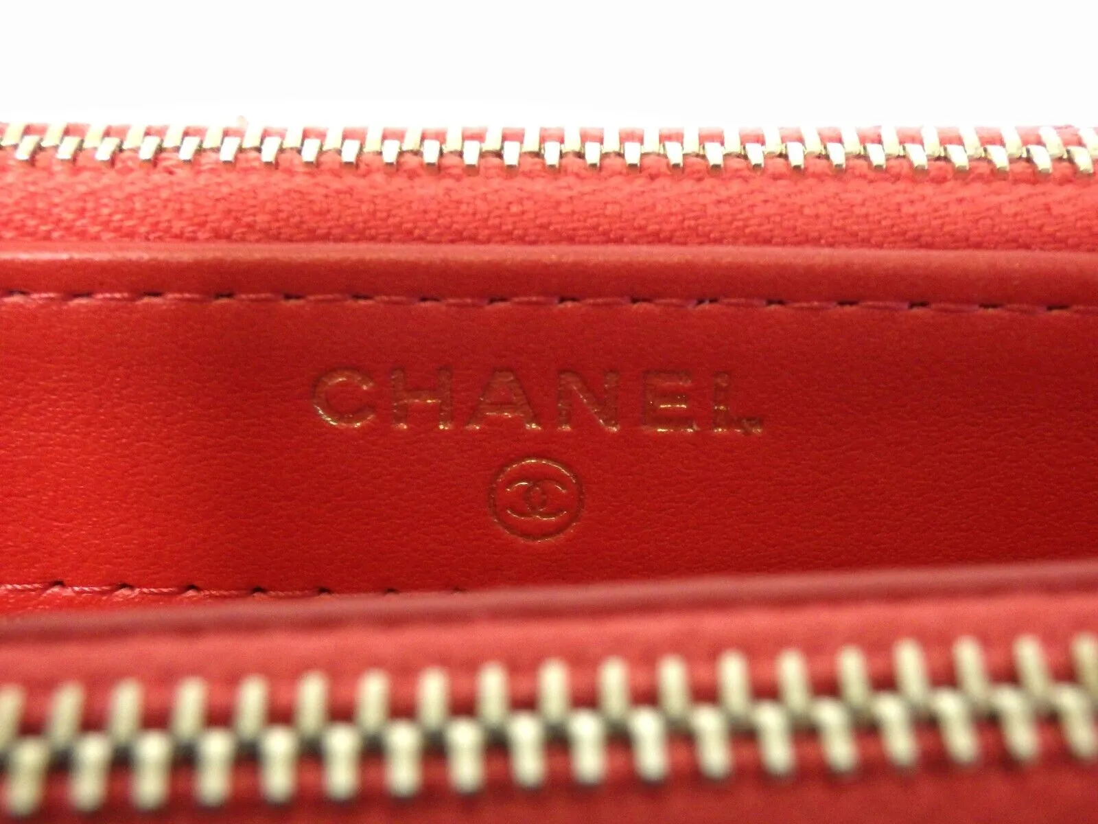 Chanel - New w/ Tags - 19 Red Leather Double Zip Wallet On Chain - WOC Crossbody