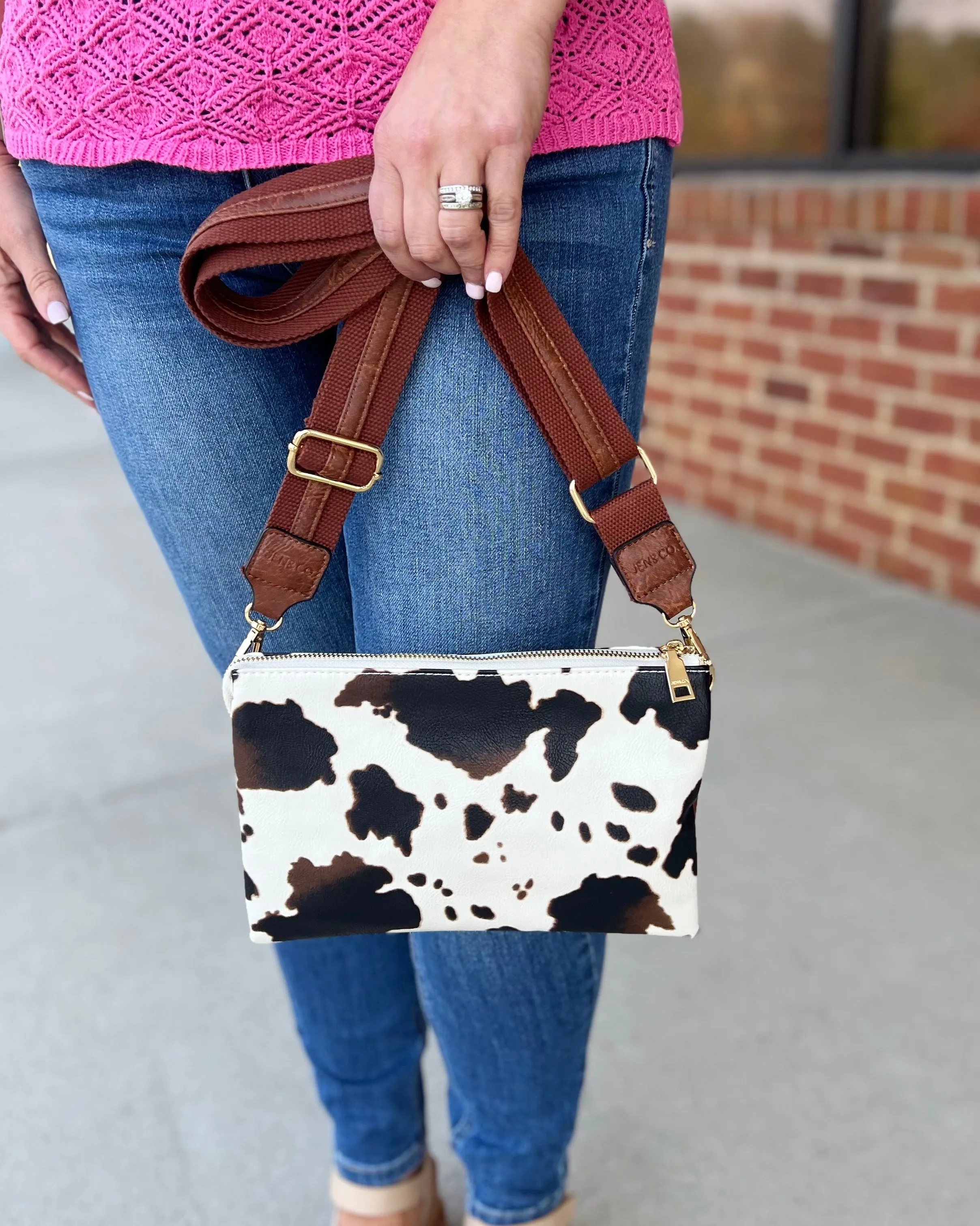 Izzy Crossbody in Cow/Brown w/ Guitar Strap